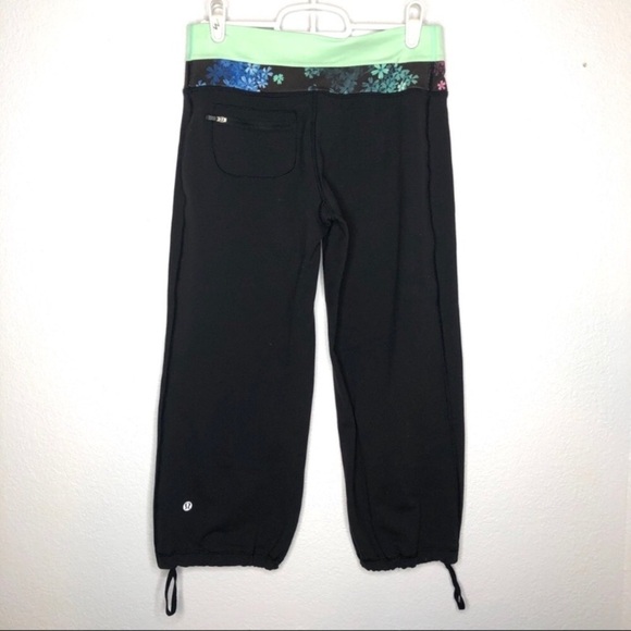 11. LULULEMON Dharana Black Petal POP Crop - Picture 7 of 15